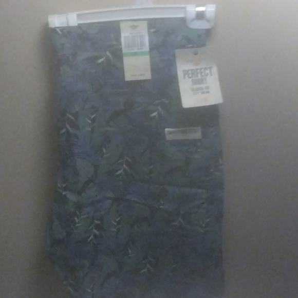 Dockers graphic khakis shorts - Picture 2 of 2
